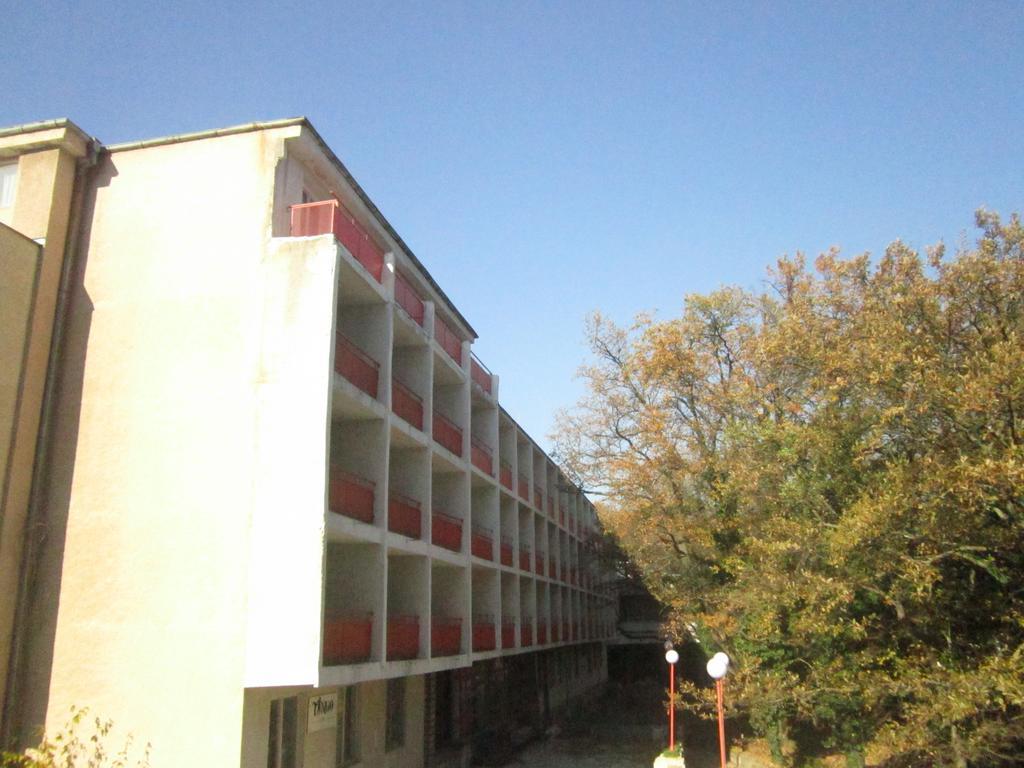 Hotel Tango Golden Sands Exterior photo